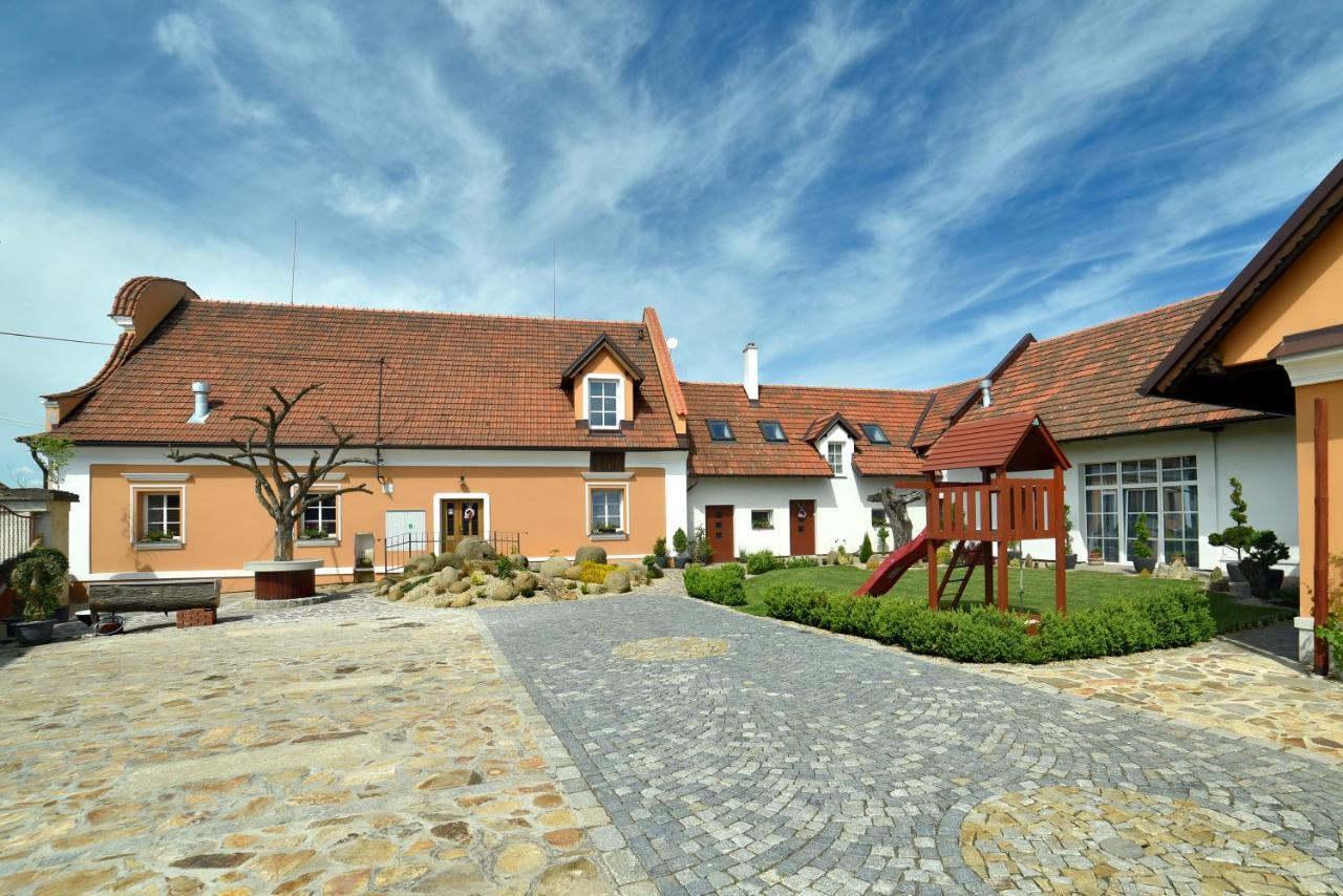 Restaurace Cp.2 Hotel Slapy  Exterior photo