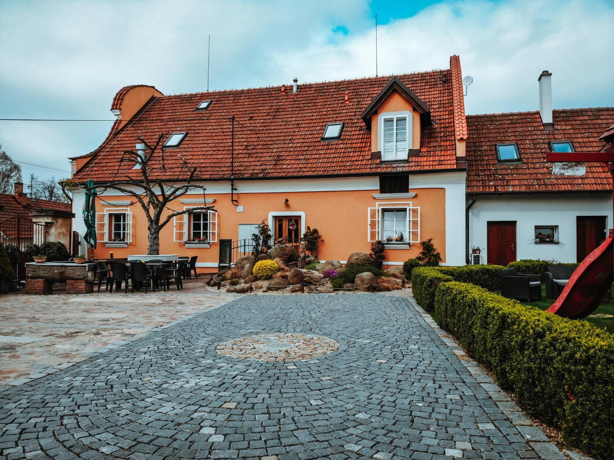 Restaurace Cp.2 Hotel Slapy  Exterior photo