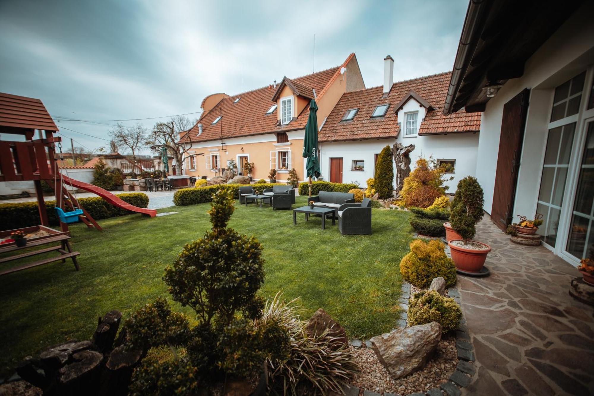 Restaurace Cp.2 Hotel Slapy  Exterior photo